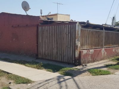 CASA SOLIDA 4 DORMITORIOS 1 BAÑO ESTACIONAMIENTO CENTRO COLINA $45.000.000